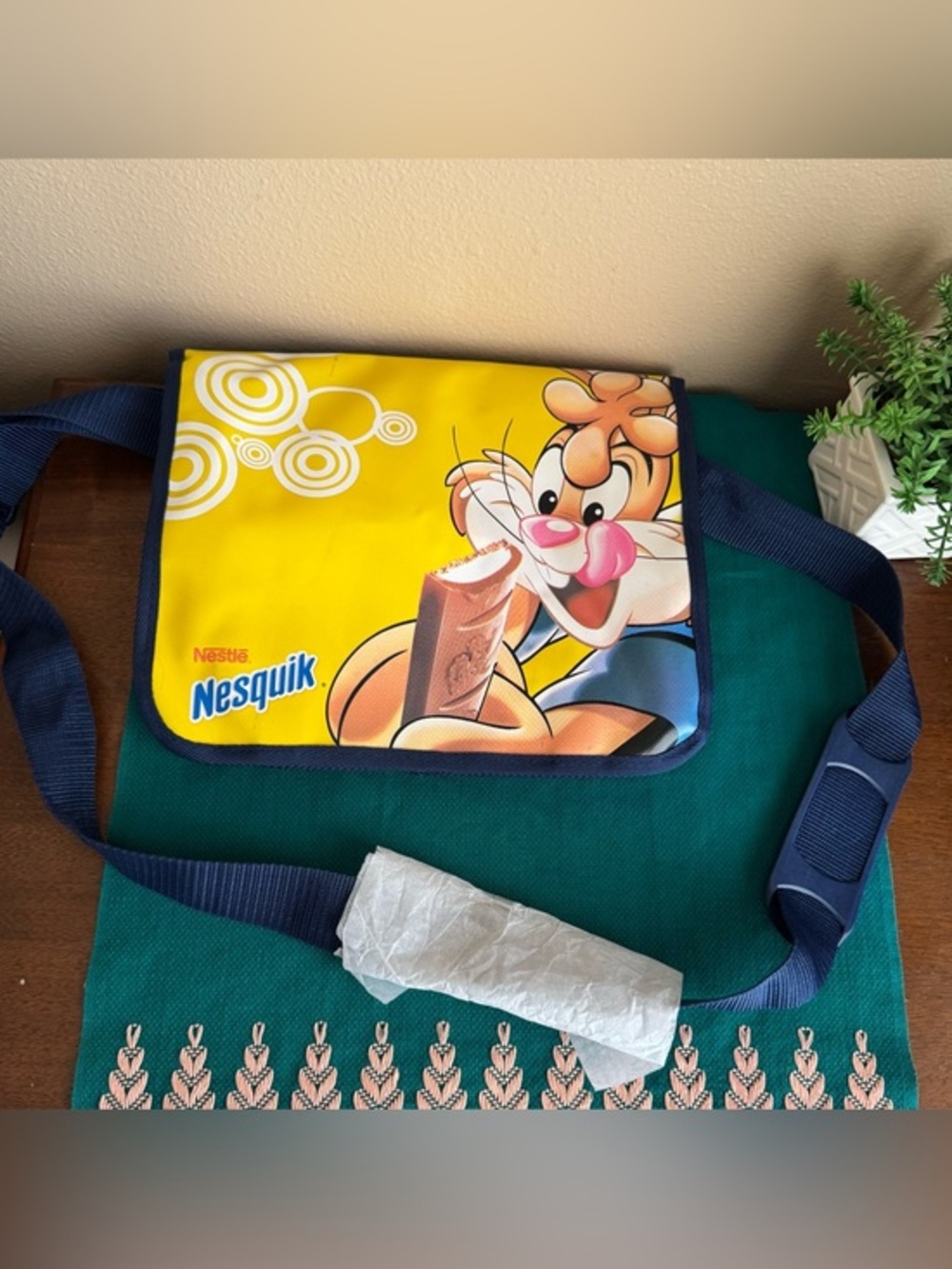 Nestle Nesquik Bar yellow cartoon crossbody messenger bag